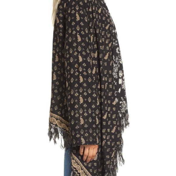 NWT Sole Society reversible kimono - Picture 3 of 11